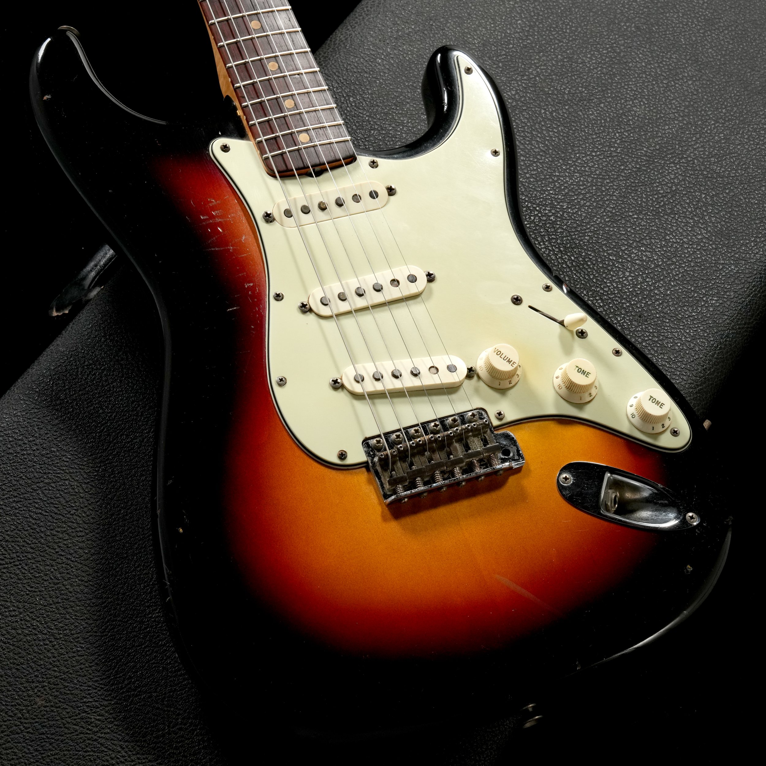 【渋谷店VINTAGEブログ＃102】FENDER 1964年製 Stratocaster Sunburst