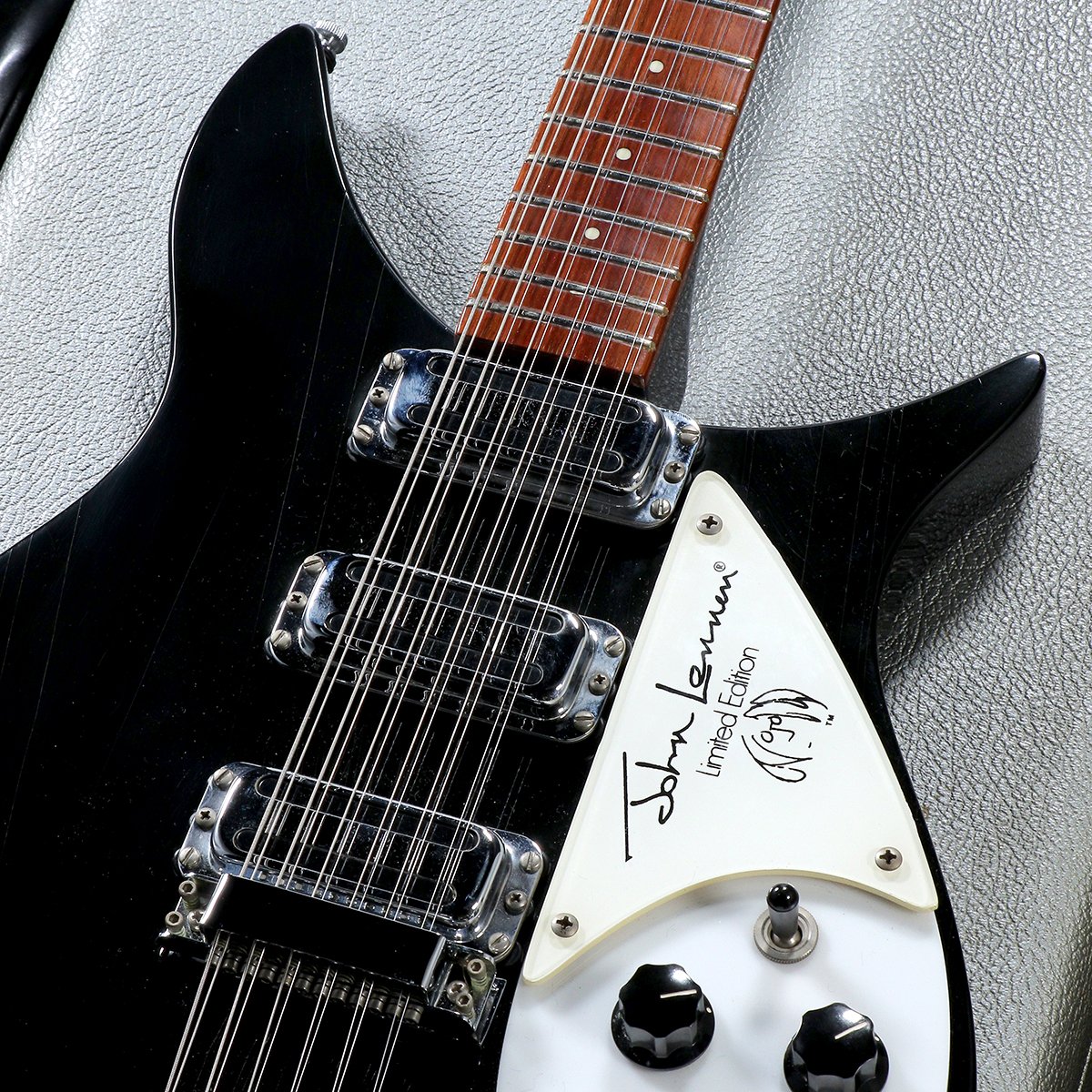 Rickenbackerジョンレノン記念モデルが中古で入荷!!ほかにもファン必見