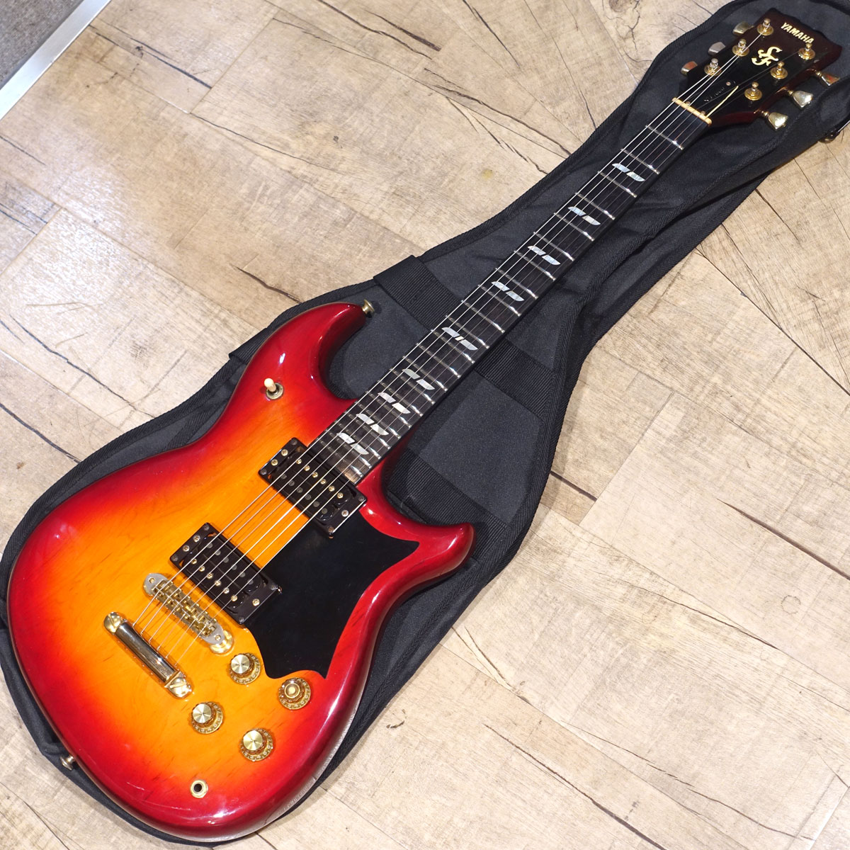 YAMAHA FS800 ほぼ新品 今月で削除します YAMAHA FS800 ほぼ新品 今月で削除します