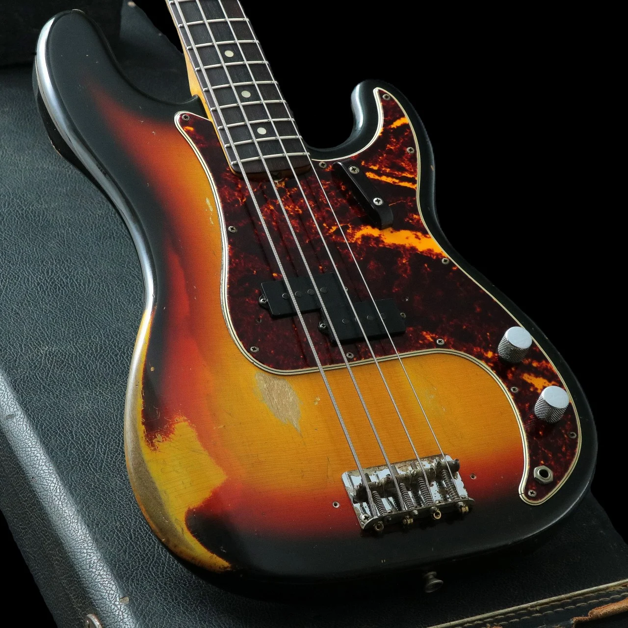 御茶ノ水本店VINTAGEブログ#4】Fender/ 1966 Precision Bass Sunburst