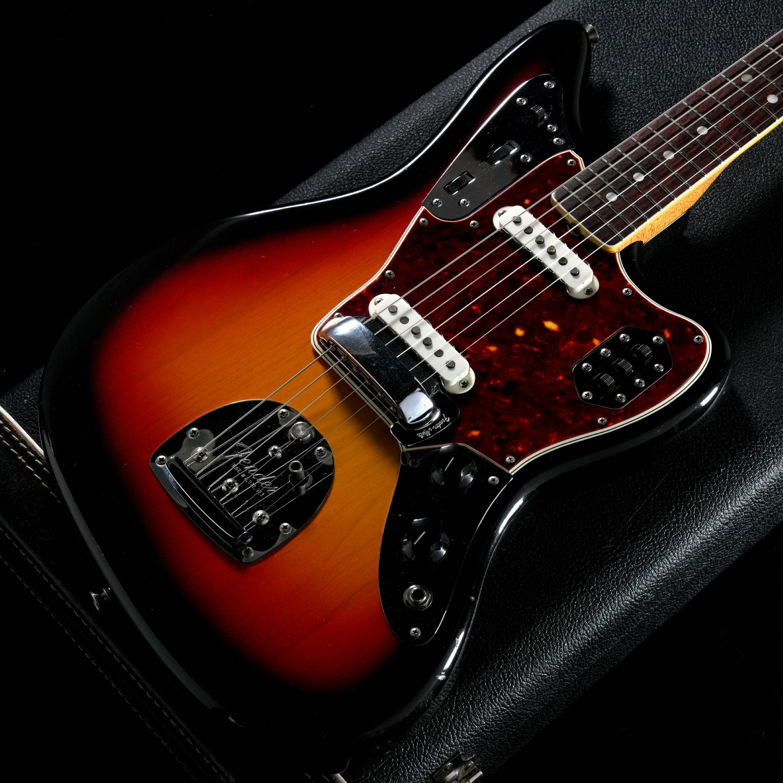 【渋谷店VINTAGEブログ#119】FENDER / 1965年製 Jaguar Sunburst