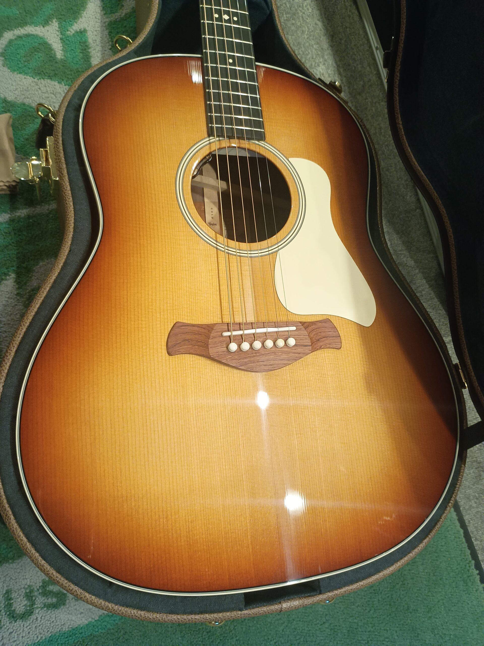 ハーベストギターズ】NEW GUITAR これがTAYLOR GOLD LABELだ